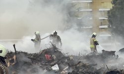 Kartal'da bir çöplükte çıkan yangına müdahale ediliyor