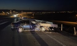 Kayseri'de bariyere çarpan otomobilin sürücüsü ağır yaralandı
