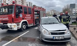 Kayseri'de çarpışan iki otomobildeki 3 kişi yaralandı