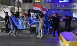 Kerkük'te Türkmen valinin seçilmesinin ardından Türkmenler sokaklarda kutlama yaptı