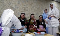 Kırgızistan'da 'Ahıska Hınkal 2026' yarışması düzenlendi