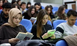 Kırklareli Üniversitesi öğrencileri ekran bağımlılığına dikkati çekmek için kitap okudu