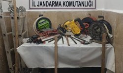 Kırşehir'de izinsiz kazı yapan 5 zanlı suçüstü yakalandı