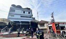 Kocaeli'de promosyon ürünleri imalathanesinde çıkan yangında hasar oluştu