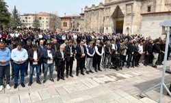Konya ve çevre illerde Kahramanmaraş'taki okul saldırısında ölenler için gıyabi cenaze namazı kılındı