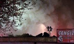 Konya'da oto lastikçiler sanayisinde çıkan yangında 2 kişi yaralandı