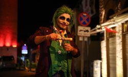 Kurgusal karakter 'Joker' tutkunu animatör Adana sokaklarını renklendiriyor
