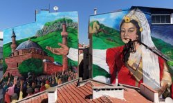 Manisa'da Mesir Macunu Festivali kapsamında duvarlar renklendi