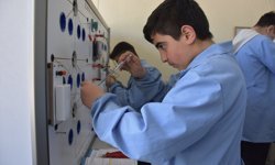 Meslek lisesi öğrencileri eğitim setlerini üretip maliyeti yüzde 40 düşürdü