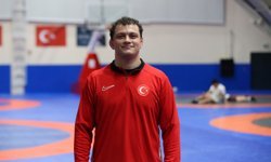 Milli güreşçi Fatih Altunbaş gümüş madalyasını altına çevirmek için çalışıyor: