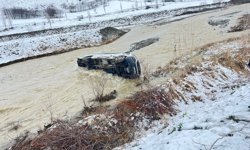 Muş'ta dereye düşen minibüsteki 8 kişi yaralandı