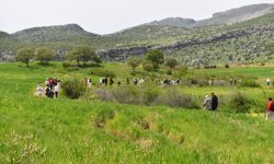 Öğrenciler ve doğaseverler Takoran Vadisi'nde doğa yürüyüşü yaptı