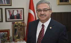 Öğrenciyken katıldığı 'TBMM Çocuk Özel Oturumu'nda 46 yıl sonra Katip Üyelik yaptı