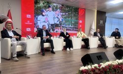 Proaktif Spor Zirvesi'nde sporun öncüleri gençlerle buluştu