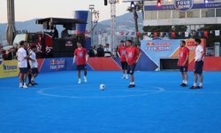 Red Bull Four 2 Score Sokak Futbolu Turnuvası'nın Türkiye Finali İzmir'de Yapıldı
