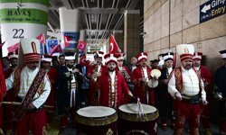 Rekortmen milli güreşçi Rıza Kayaalp'e başkentte coşkulu karşılama