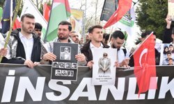 Sakarya'da üniversite öğrencileri Filistin'e destek yürüyüşü düzenledi