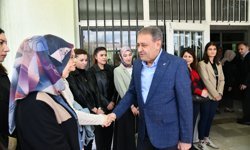 Şanlıurfa Valisi Şıldak, silahlı saldırının gerçekleştiği okulu ziyaret etti