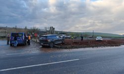 Şanlıurfa'da iki otomobilin çarpıştığı kazada 8 kişi yaralandı