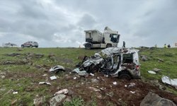 Şanlıurfa'da tır ile çarpışan hafif ticari araçtaki 2 kişi öldü