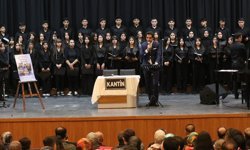 Siirt'te müzikal tiyatro 'Kim Var?' sahnelendi