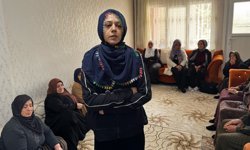 Silahlı saldırıda öldürülen annesi ve kardeşinin acısını yaşıyor