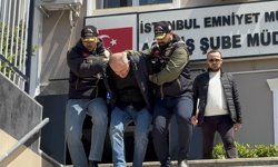 Sosyal medyada polis yeleğiyle yayın yapan şüpheli adliyede