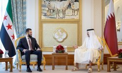Suriye Cumhurbaşkanı Şara, Doha'da Katar Emiri ile yatırım ve ticaret konularını görüştü