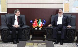 Tahran Büyükelçisi Kırlangıç'tan ABD-İsrail saldırılarında ölenler için Tahran Valiliğine taziye ziyareti