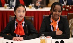 TBMM Başkanı Kurtulmuş, Meclis'te dünya çocuklarını kabul etti: