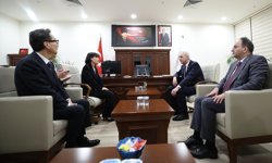 TBMM Başkanı Kurtulmuş, PAB 152. Genel Kurulu'nda rahatsızlanan Güney Kore milletvekilini ziyaret etti