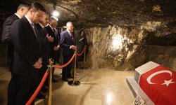 TBMM Dışişleri Komisyonu Başkanı Oktay ve beraberindeki heyet Ürdün'deki Türk şehitliğini ziyaret etti