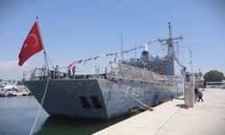 TCG Gökçeada gemisi Mersin'de ziyarete açıldı