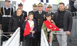 TCG Tayfun hücumbotu ile TCSG-15 Sahil Güvenlik botu Kocaeli'de ziyarete açıldı