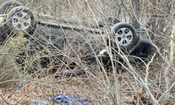 Tokat'ta devrilen otomobildeki 2 kişi yaralandı