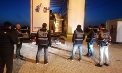 Tokat'ta durdurulan İran plakalı tırda 18 düzensiz göçmen yakalandı