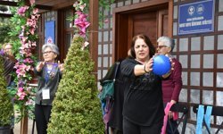 Trabzon'da 65 yaş üstü kadınlar hem öğreniyor hem sosyalleşiyor