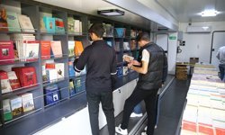 TTK'nin 'mobil kitap satış tırı' Diyarbakır'a geldi