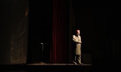 Türkiye turnesindeki 'Firavunla Yüz Yüze' tiyatro oyunu Çanakkale'de sahnelendi