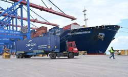 Türkiye'den Lübnan'a 38 konteynerlik insani yardım