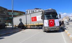 Türkiye'den tıbbi malzeme taşıyan 3 yardım tırı İran'a hareket etti