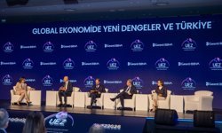 Uluslararası Ekonomi Zirvesi düzenlenen oturumlarla devam ediyor