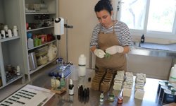 Yazılım firmasındaki işini bırakarak memleketine dönen kadın, aromatik bitkiler üretiyor