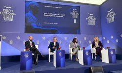 Yunanistan'daki Delfi Ekonomi Forumu'ndaki panelde medyadaki değişim ve güvenilirlik ele alındı
