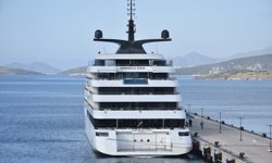 Yüzen butik otel olarak tanımlanan 'Emerald Kaia' Bodrum'da