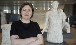 Ziyaretçiler Troya Müzesi'ni uzman rehber eşliğinde gezdi