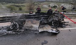 Afyonkarahisar'da bariyerlere çarpan otomobildeki 1 kişi öldü, 1 kişi yaralandı