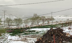 Antalya'nın yüksek kesimlerinde kar ve dolu etkili oldu