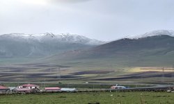 Ardahan'da kar ve dolu etkili oldu
