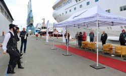 'Astoria Grande' kruvaziyeri 856 yolcusuyla Trabzon'a geldi